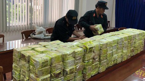 TP.HCM vừa là nơi tiêu thụ vừa là nơi trung chuyển ma túy? - Ảnh 2. TP.HCM vừa là nơi tiêu thụ vừa là nơi trung chuyển ma túy? - Ảnh 2.