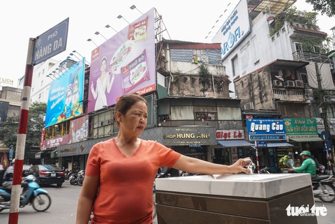 Trụ nước sạch miễn phí ở Hà Nội: Lắp 3 chỉ còn hoạt động 2 - Ảnh 4. Trụ nước sạch miễn phí ở Hà Nội: Lắp 3 chỉ còn hoạt động 2 - Ảnh 4.
