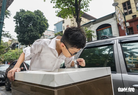 Trụ nước sạch miễn phí ở Hà Nội: Lắp 3 chỉ còn hoạt động 2 - Ảnh 3. Trụ nước sạch miễn phí ở Hà Nội: Lắp 3 chỉ còn hoạt động 2 - Ảnh 3.