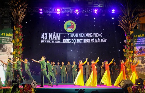 Thanh niên xung phong: Đồng đội một thời và mãi mãi - Ảnh 1. Thanh niên xung phong: Đồng đội một thời và mãi mãi - Ảnh 1.