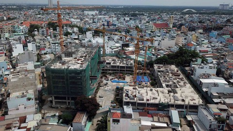 Hơn 100 dự án bất động sản TP.HCM đóng băng, người mua nhà hoang mang - Ảnh 5. Hơn 100 dự án bất động sản TP.HCM đóng băng, người mua nhà hoang mang - Ảnh 5.