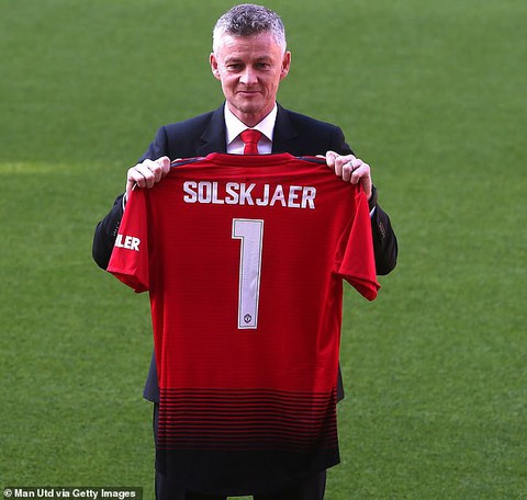 HLV Solskjaer: Việc đầu tiên của tôi là gọi cho ông Alex Ferguson - Ảnh 1. HLV Solskjaer: Việc đầu tiên của tôi là gọi cho ông Alex Ferguson - Ảnh 1.