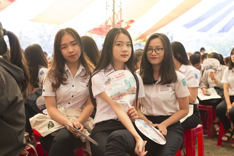 5.000 học sinh Phú Yên rộn ràng ngày Tư vấn tuyển sinh - Ảnh 3. 5.000 học sinh Phú Yên rộn ràng ngày Tư vấn tuyển sinh - Ảnh 3.