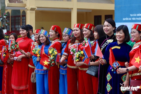 Chủ tịch Kim Jong Un vẫy chào Việt Nam, tàu rời ga Đồng Đăng - Ảnh 25. Chủ tịch Kim Jong Un vẫy chào Việt Nam, tàu rời ga Đồng Đăng - Ảnh 25.