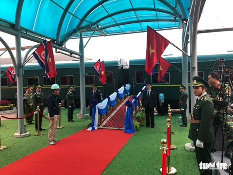 Chủ tịch Kim Jong Un vẫy chào Việt Nam, tàu rời ga Đồng Đăng - Ảnh 11. Chủ tịch Kim Jong Un vẫy chào Việt Nam, tàu rời ga Đồng Đăng - Ảnh 11.
