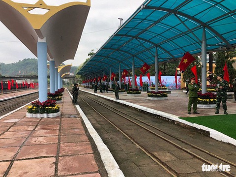 Chủ tịch Kim Jong Un vẫy chào Việt Nam, tàu rời ga Đồng Đăng - Ảnh 22. Chủ tịch Kim Jong Un vẫy chào Việt Nam, tàu rời ga Đồng Đăng - Ảnh 22.