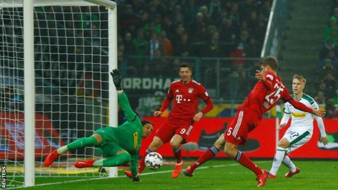 HLV tuyển Đức Joachim Low gọi lại 2 công thần Thomas Muller và Mats Hummel - Ảnh 1. HLV tuyển Đức Joachim Low gọi lại 2 công thần Thomas Muller và Mats Hummel - Ảnh 1.