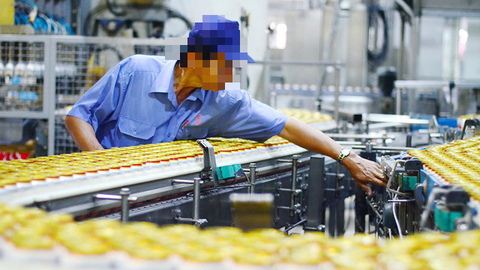 Lao động của Sabeco tái ký hợp đồng phải thử việc lại, đúng luật không? - Ảnh 1. Lao động của Sabeco tái ký hợp đồng phải thử việc lại, đúng luật không? - Ảnh 1.