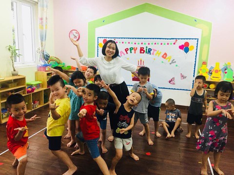 Nữ giáo viên trả lại 10 triệu đồng trong túi quần áo cũ được tặng - Ảnh 2. Nữ giáo viên trả lại 10 triệu đồng trong túi quần áo cũ được tặng - Ảnh 2.