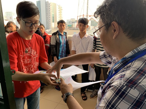 Sáng nay 34.000 thí sinh thi đánh giá năng lực đợt 1 - Ảnh 2. Sáng nay 34.000 thí sinh thi đánh giá năng lực đợt 1 - Ảnh 2.