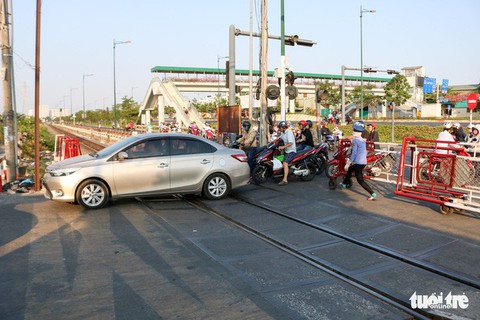Đừng đùa với tàu lửa - Ảnh 12. Đừng đùa với tàu lửa - Ảnh 12.