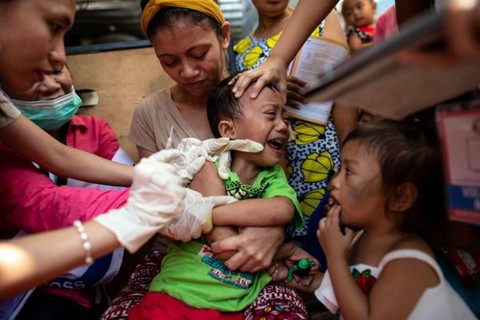 Gần 15.000 người đã nhiễm sởi ở Philippines và vẫn đang tăng - Ảnh 1. Gần 15.000 người đã nhiễm sởi ở Philippines và vẫn đang tăng - Ảnh 1.
