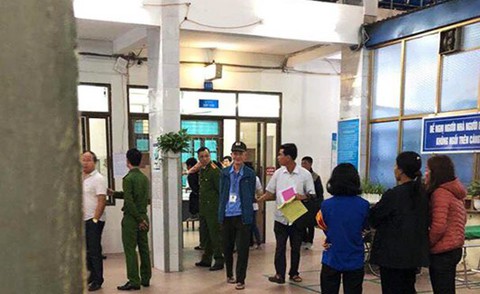 Thầy cúng chém cả nhà hàng xóm, 2 người chết - Ảnh 2. Thầy cúng chém cả nhà hàng xóm, 2 người chết - Ảnh 2.