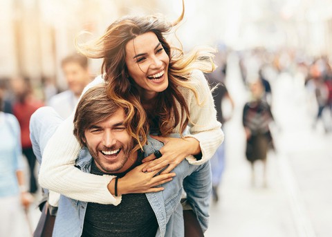 1436892287-happy-couple-on-date 1436892287-happy-couple-on-date