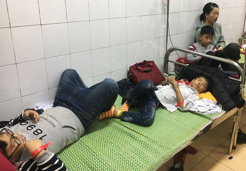Học sinh tiểu học ăn bột thông bồn cầu vì tưởng là kẹo - Ảnh 1. Học sinh tiểu học ăn bột thông bồn cầu vì tưởng là kẹo - Ảnh 1.