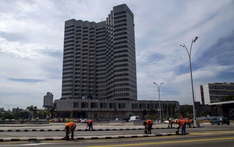 Chính quyền ông Trump siết thêm cấm vận với Cuba - Ảnh 1. Chính quyền ông Trump siết thêm cấm vận với Cuba - Ảnh 1.