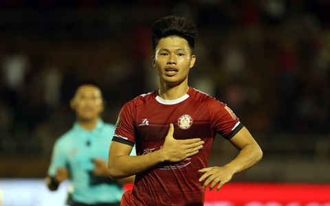 HLV Chung Hae Soung tiếp tục đưa CLB TP.HCM đứng đầu V-League 2019 - Ảnh 1. HLV Chung Hae Soung tiếp tục đưa CLB TP.HCM đứng đầu V-League 2019 - Ảnh 1.