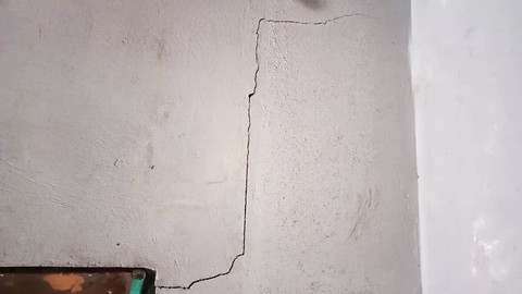 Doanh nghiệp nổ mìn lấy đá, dân tìm chỗ trú - Ảnh 2. Doanh nghiệp nổ mìn lấy đá, dân tìm chỗ trú - Ảnh 2.