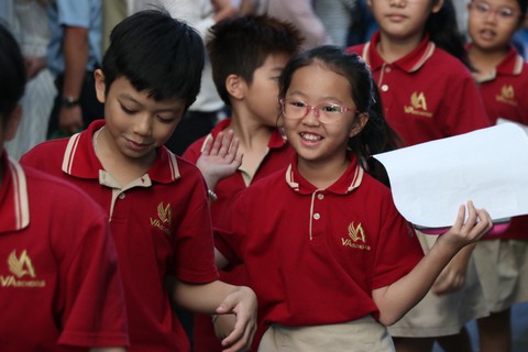 Thi chứng chỉ Tiếng Anh Cambridge tại Hệ Thống Trường Việt Mỹ - VAschools - Ảnh 2. Thi chứng chỉ Tiếng Anh Cambridge tại Hệ Thống Trường Việt Mỹ - VAschools - Ảnh 2.
