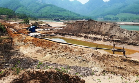 Quảng Nam đề nghị sớm duyệt đóng cửa mỏ vàng Bồng Miêu - Ảnh 2. Quảng Nam đề nghị sớm duyệt đóng cửa mỏ vàng Bồng Miêu - Ảnh 2.