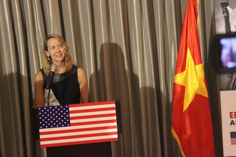 Lưu ý gì khi xin visa vừa học vừa làm ở Mỹ? - Ảnh 2. Lưu ý gì khi xin visa vừa học vừa làm ở Mỹ? - Ảnh 2.