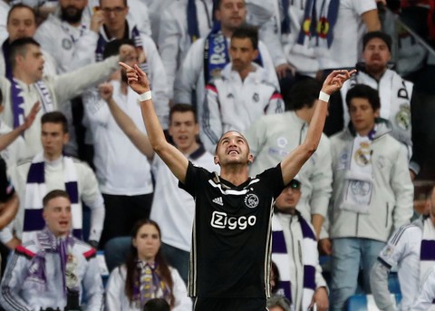 Chùm ảnh Real Madrid thảm bại trước Ajax - Ảnh 1. Chùm ảnh Real Madrid thảm bại trước Ajax - Ảnh 1.