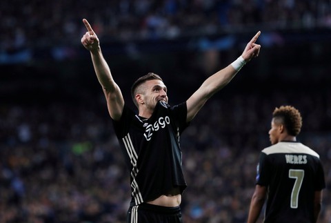 Chùm ảnh Real Madrid thảm bại trước Ajax - Ảnh 5. Chùm ảnh Real Madrid thảm bại trước Ajax - Ảnh 5.