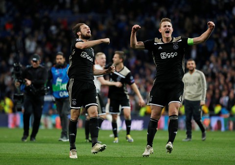 Chùm ảnh Real Madrid thảm bại trước Ajax - Ảnh 11. Chùm ảnh Real Madrid thảm bại trước Ajax - Ảnh 11.