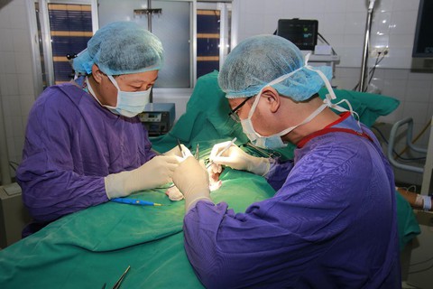 Mất tinh hoàn vì bị đá bóng trúng vùng kín - Ảnh 1. Mất tinh hoàn vì bị đá bóng trúng vùng kín - Ảnh 1.
