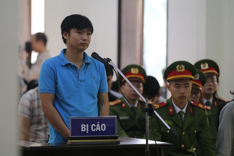 Vụ đánh bạc ngàn tỉ: VKS đề nghị không tịch thu tiền, bị cáo vẫn xin nộp - Ảnh 3. Vụ đánh bạc ngàn tỉ: VKS đề nghị không tịch thu tiền, bị cáo vẫn xin nộp - Ảnh 3.