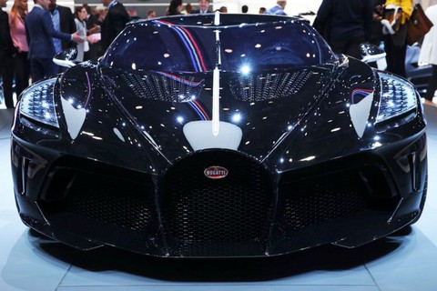 Vừa ra mắt, siêu xe Bugatti được bán giá 18,9 triệu USD - Ảnh 2. Vừa ra mắt, siêu xe Bugatti được bán giá 18,9 triệu USD - Ảnh 2.