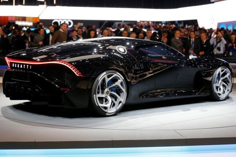 Vừa ra mắt, siêu xe Bugatti được bán giá 18,9 triệu USD - Ảnh 1. Vừa ra mắt, siêu xe Bugatti được bán giá 18,9 triệu USD - Ảnh 1.