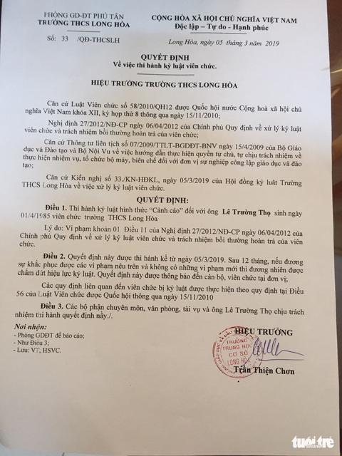 Cảnh cáo thầy giáo dùng thước đánh nữ sinh hàng chục cái - Ảnh 1. Cảnh cáo thầy giáo dùng thước đánh nữ sinh hàng chục cái - Ảnh 1.