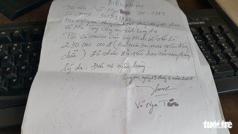 Cầm cố thẻ ngành công an, thẻ Đảng vay tiền rồi trốn nợ - Ảnh 1. Cầm cố thẻ ngành công an, thẻ Đảng vay tiền rồi trốn nợ - Ảnh 1.