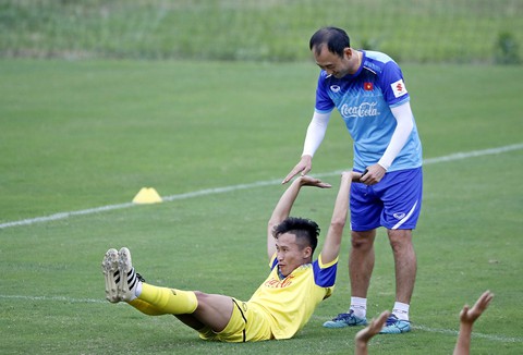 U-23 Việt Nam đón hai trợ lý mới ngày đầu tập trung - Ảnh 2. U-23 Việt Nam đón hai trợ lý mới ngày đầu tập trung - Ảnh 2.