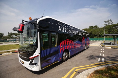 Singapore ra mắt xe bus điện không người lái đầu tiên trên thế giới - Ảnh 1. Singapore ra mắt xe bus điện không người lái đầu tiên trên thế giới - Ảnh 1.