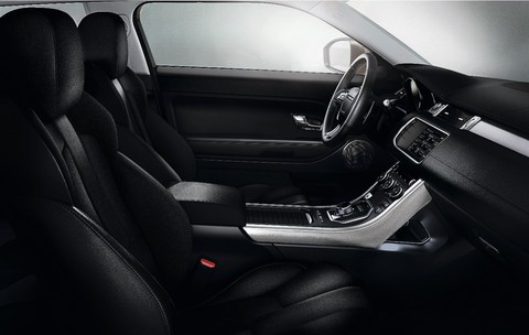 Land Rover Việt Nam ưu đãi lớn dịp Quốc tế Phụ nữ 08-3 - Ảnh 2. Land Rover Việt Nam ưu đãi lớn dịp Quốc tế Phụ nữ 08-3 - Ảnh 2.