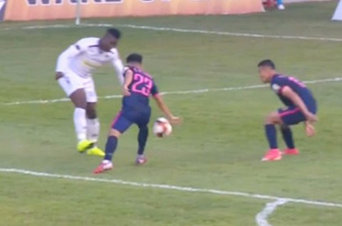 V-League 2019 lại dậy sóng về trọng tài - Ảnh 3. V-League 2019 lại dậy sóng về trọng tài - Ảnh 3.