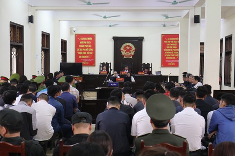 Vụ đánh bạc ngàn tỉ: VKS đề nghị không tịch thu tiền, bị cáo vẫn xin nộp - Ảnh 2. Vụ đánh bạc ngàn tỉ: VKS đề nghị không tịch thu tiền, bị cáo vẫn xin nộp - Ảnh 2.