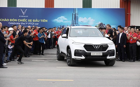 Xe VinFast Lux SA2.0 đầu tiên đã lăn bánh, sắp sản xuất hàng loạt - Ảnh 2. Xe VinFast Lux SA2.0 đầu tiên đã lăn bánh, sắp sản xuất hàng loạt - Ảnh 2.