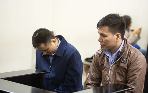 Xét xử ca sĩ Châu Việt Cường vụ giết nữ sinh trong cơn ngáo đá - Ảnh 3. Xét xử ca sĩ Châu Việt Cường vụ giết nữ sinh trong cơn ngáo đá - Ảnh 3.