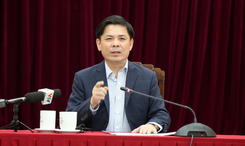 Bộ trưởng Nguyễn Văn Thể gửi công văn hỏa tốc: siết cấp lại giấy phép lái xe! - Ảnh 1. Bộ trưởng Nguyễn Văn Thể gửi công văn hỏa tốc: siết cấp lại giấy phép lái xe! - Ảnh 1.