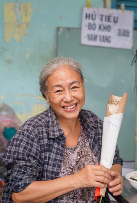 TP.HCM ngày 8-3: Ở đâu cũng có hoa bay - Ảnh 4. TP.HCM ngày 8-3: Ở đâu cũng có hoa bay - Ảnh 4.