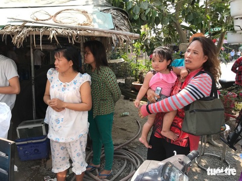 Cháy nổ tại kho hóa chất, công nhân ôm đồ bỏ chạy - Ảnh 3. Cháy nổ tại kho hóa chất, công nhân ôm đồ bỏ chạy - Ảnh 3.