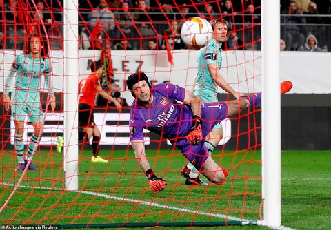 Mất người, Arsenal thảm bại trên đất Pháp - Ảnh 2. Mất người, Arsenal thảm bại trên đất Pháp - Ảnh 2.
