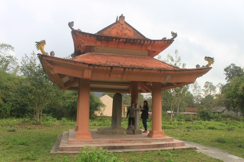 Di tích quốc gia Ly cung nhà Hồ xuống cấp và bị lãng quên - Ảnh 4. Di tích quốc gia Ly cung nhà Hồ xuống cấp và bị lãng quên - Ảnh 4.