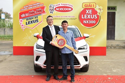 Hai người Nghệ An trúng 2 xe Lexus - Ảnh 2. Hai người Nghệ An trúng 2 xe Lexus - Ảnh 2.