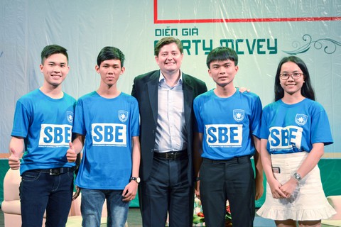Việc làm có thu nhập cao của sinh viên sau khi tốt nghiệp chính là thương hiệu Trường ĐH Tân Tạo - Ảnh 3. Việc làm có thu nhập cao của sinh viên sau khi tốt nghiệp chính là thương hiệu Trường ĐH Tân Tạo - Ảnh 3.