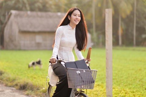 Vượt qua trầm cảm, Nam Em trở lại với phim ngắn đong đầy cảm xúc - Ảnh 1. Vượt qua trầm cảm, Nam Em trở lại với phim ngắn đong đầy cảm xúc - Ảnh 1.
