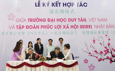 Ngành điều dưỡng Duy Tân với học bổng xuất ngoại - Ảnh 2. Ngành điều dưỡng Duy Tân với học bổng xuất ngoại - Ảnh 2.